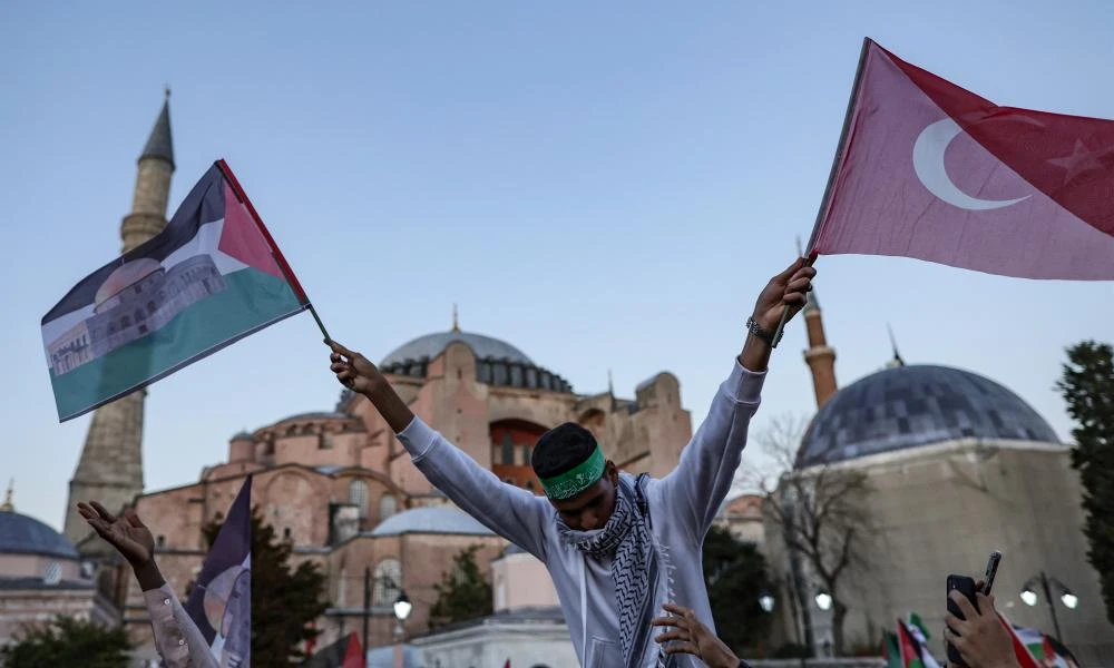 Πολεμικό κλίμα κατά των ΗΠΑ και του Ισραήλ στον Τουρκικό Τύπο - Σύμμαχος του Ερντογάν: «Να κλείσουν οι αμερικανικές βάσεις»